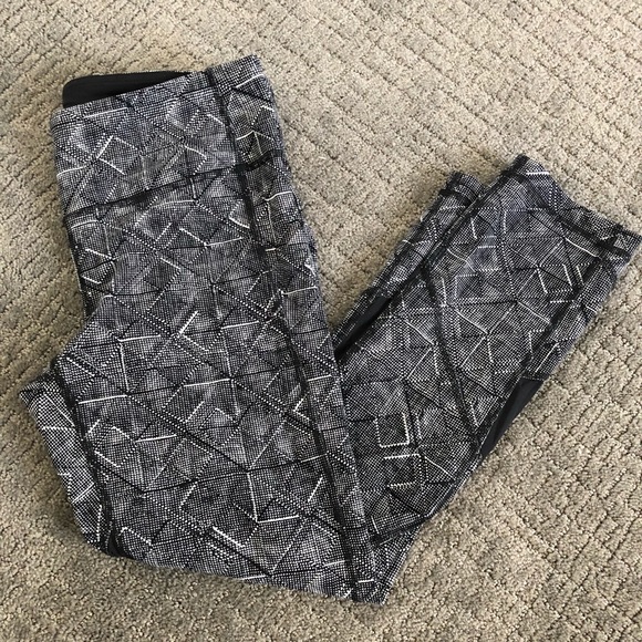 lululemon athletica Pants - Lululemon crop leggings